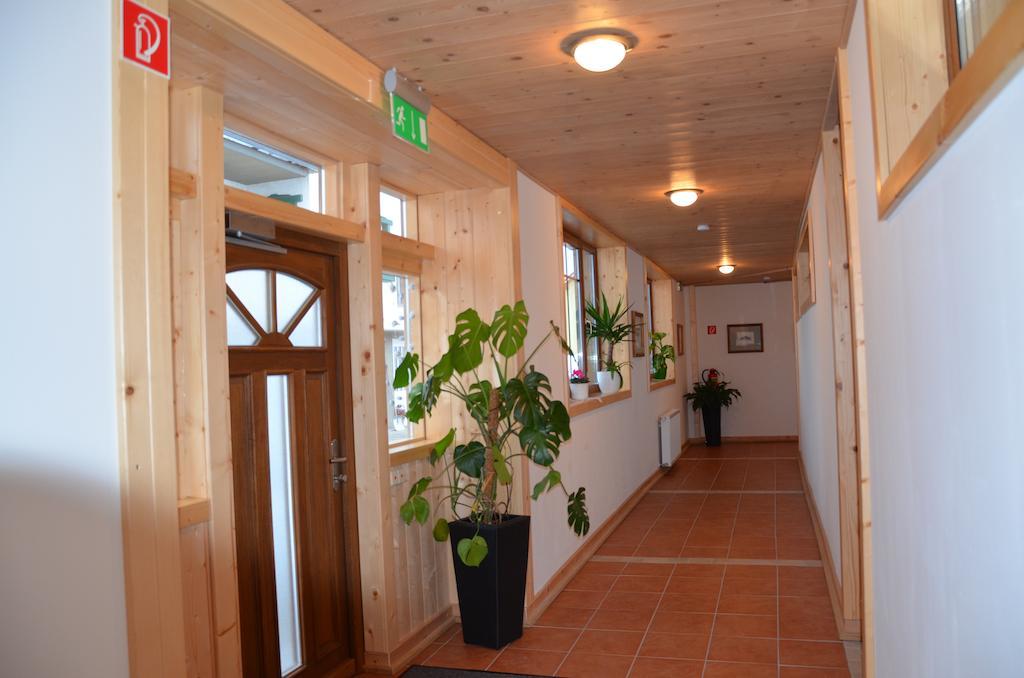Pension Zum Schreiner Hermagor-Pressegger See Exteriör bild