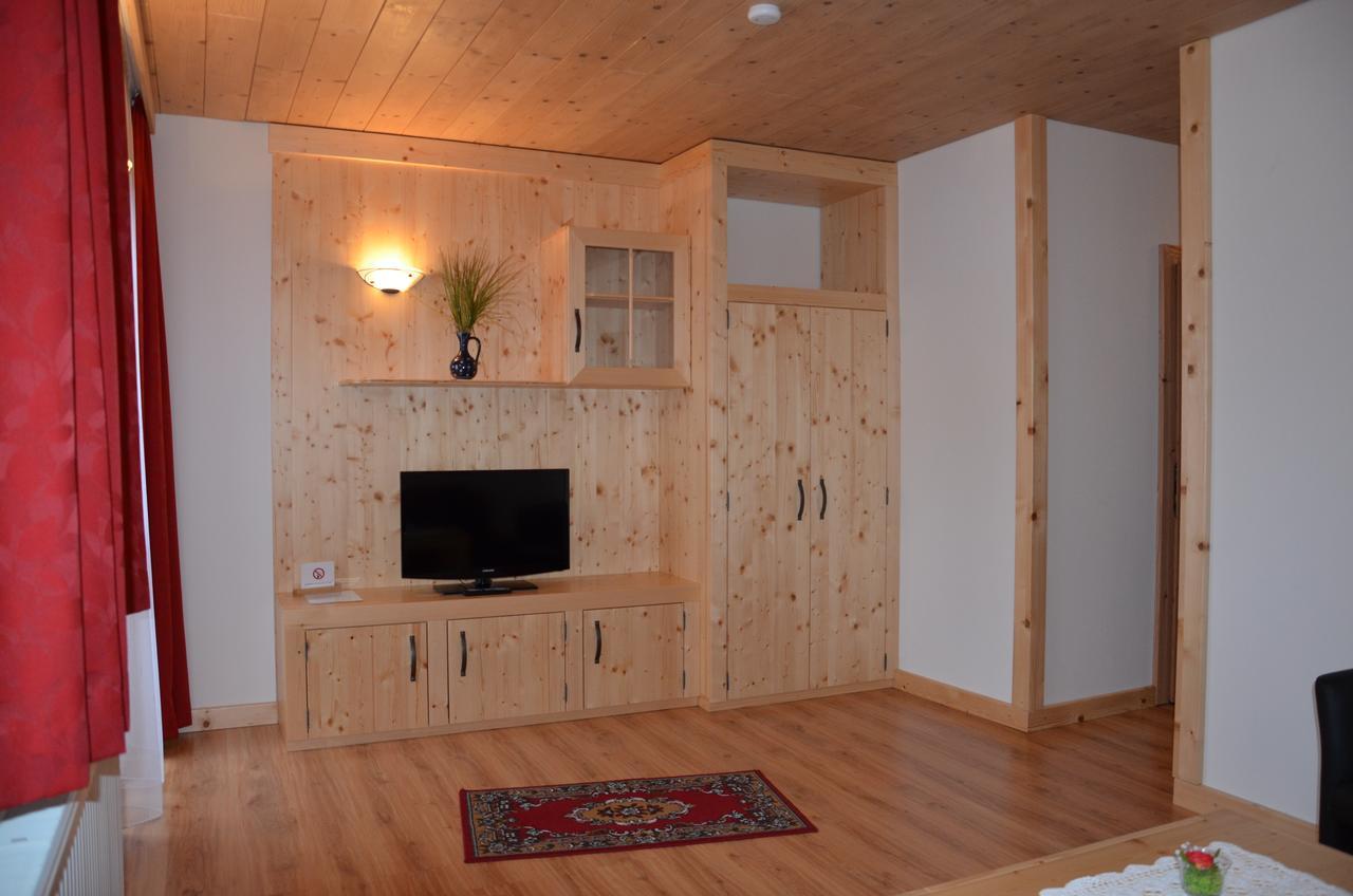Pension Zum Schreiner Hermagor-Pressegger See Exteriör bild